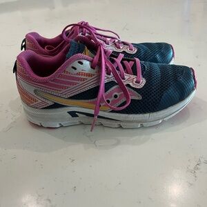 Saucony girls tennis shoes, sneakers, size 3.5